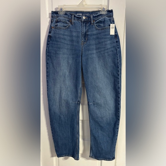 Old Navy High-Waisted Barrel Full Length Jeans in Medium Wash - Picture 2 of 13